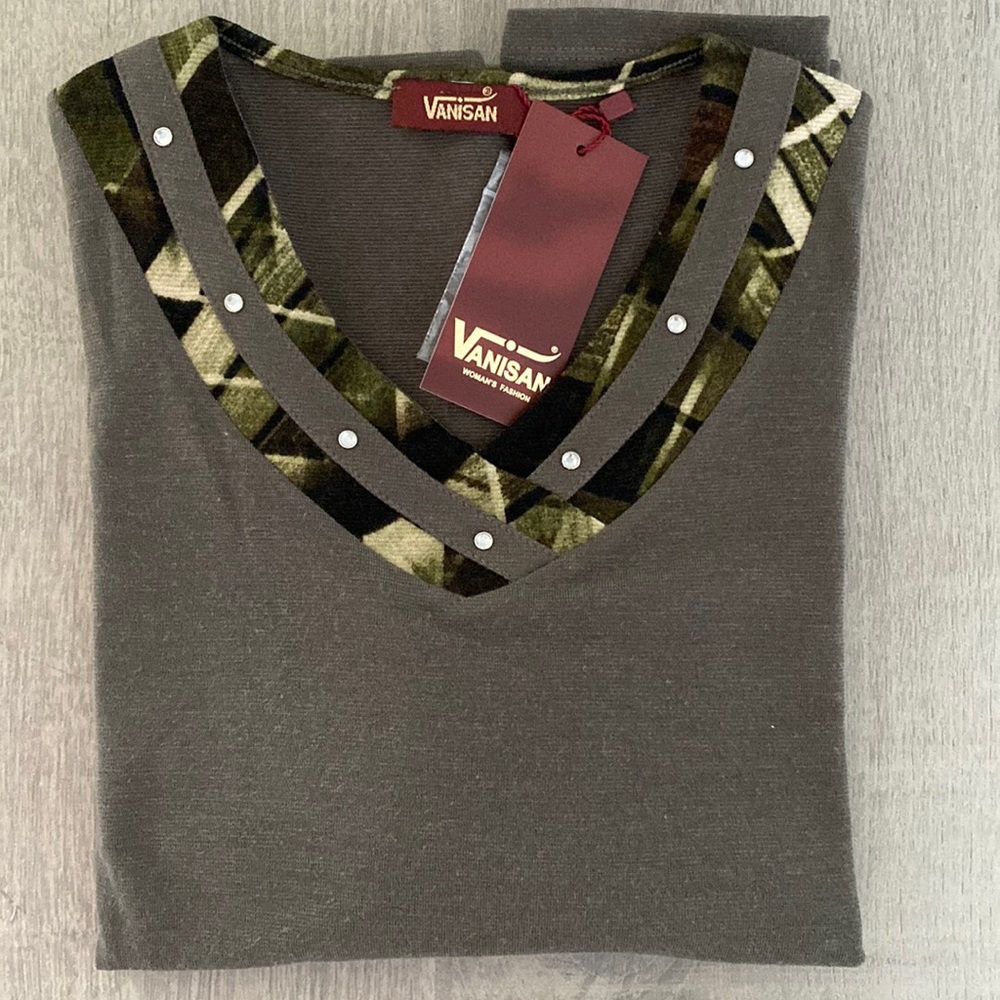 Olive green long sleeved sweater